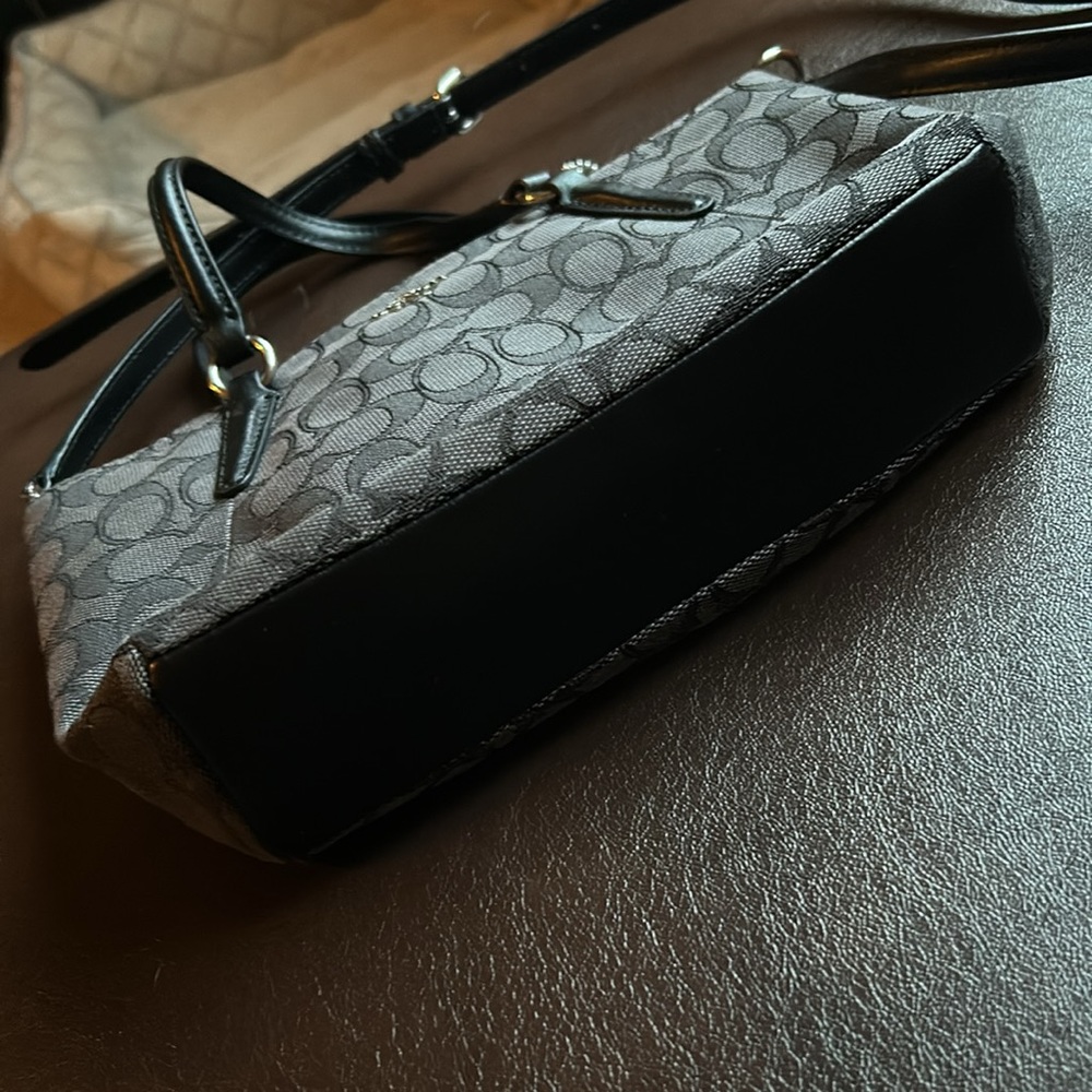 Coach crossbody bag and matching wristlet - Picture 4 of 15